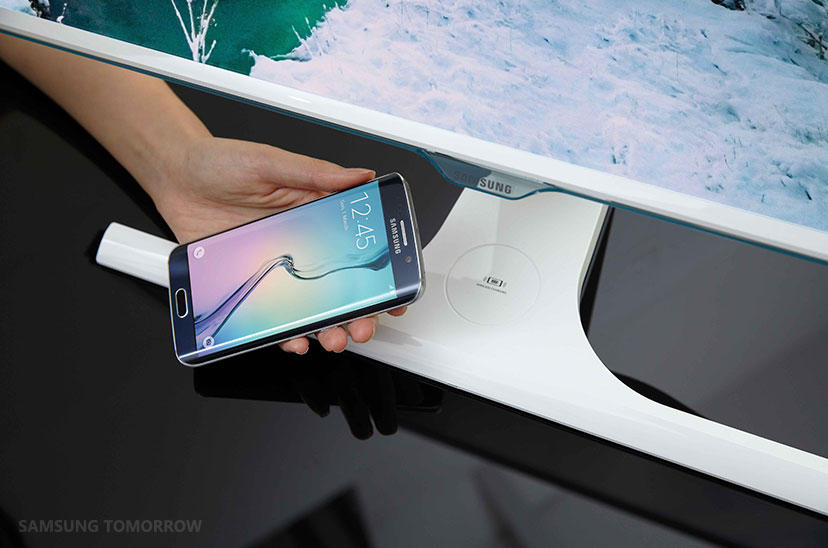 Samsung's Next PC Monitor Can Wirelessly Charge Phones