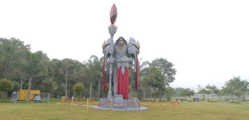 Check Out this 29 Foot Statue that League of Legends Just Built in Brazil