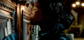 Review: Guillermo del Toro's 'Crimson Peak' a Visual Feast, Little Else