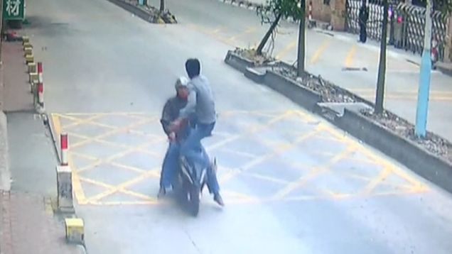 Watch This Guy Go Full Jackie Chan On The Scooter Thief Who Stole His Phone