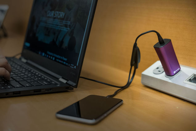 The DART-C is the Minimalist Travel Charger You've Always Wanted